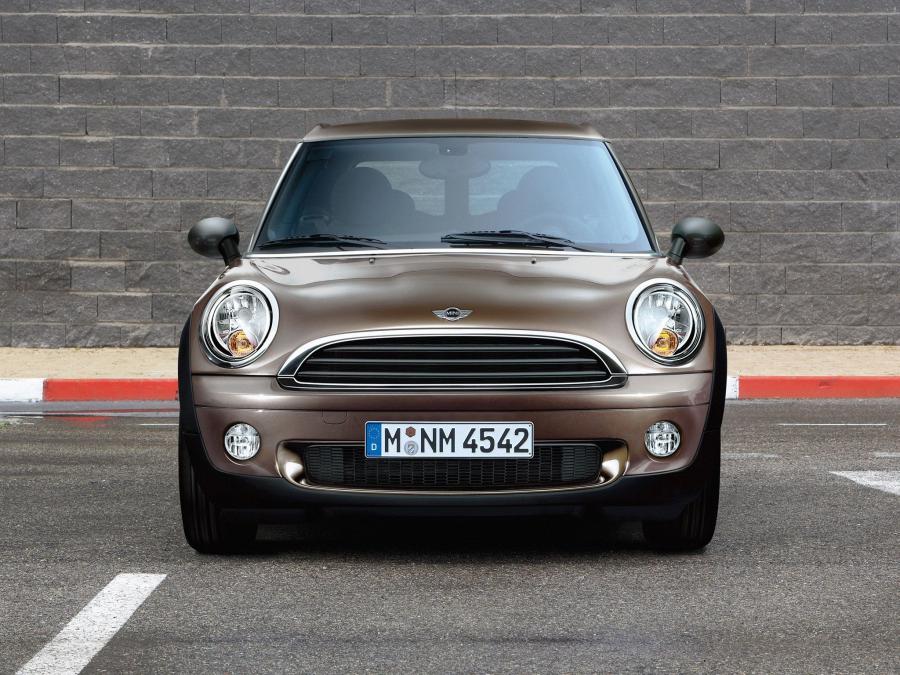  Mini One Clubman 2009 года  (фото 2 из 9)
